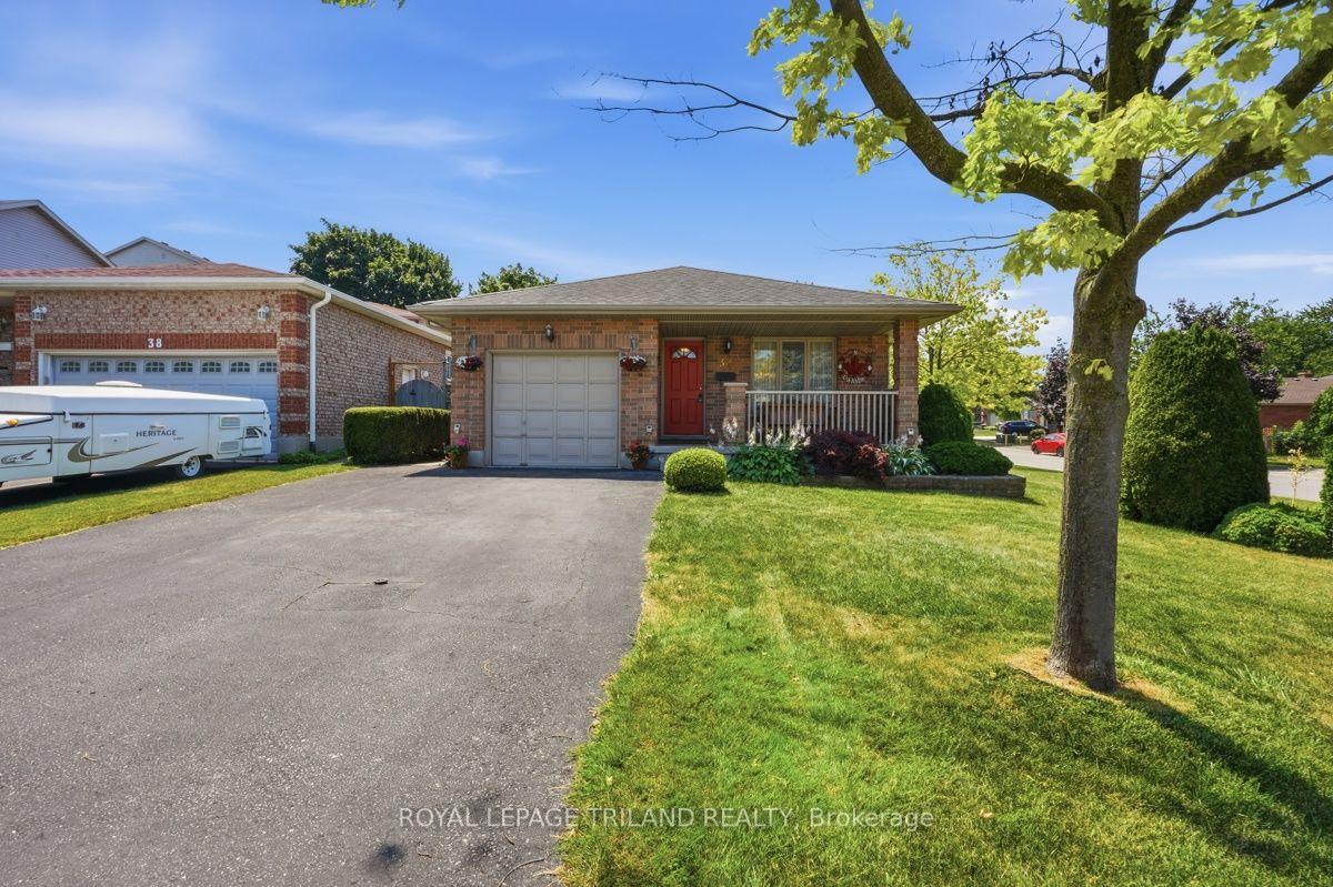 Photo 1 of 34 Gerald Crescent, London, South J — HOMEH