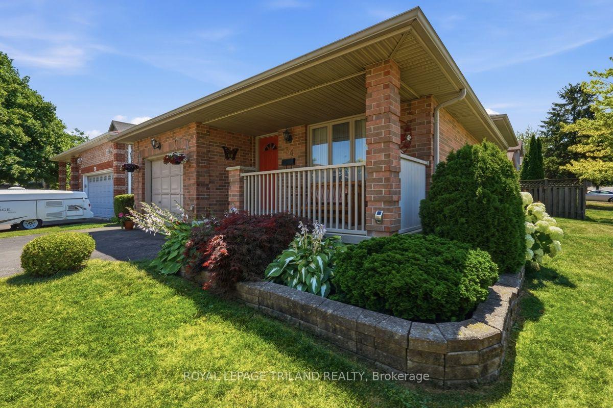 Photo 2 of 34 Gerald Crescent, London, South J — HOMEH