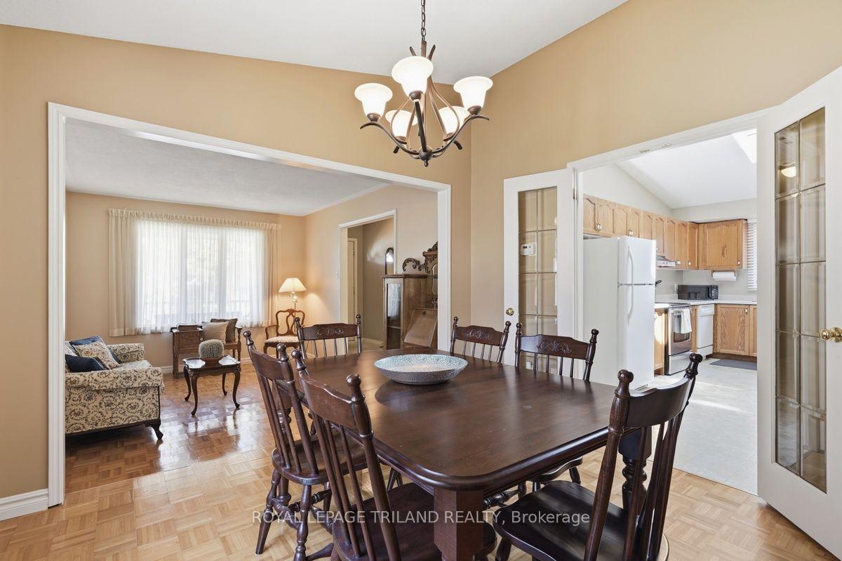 Photo 10 of 34 Gerald Crescent, London, South J — HOMEH