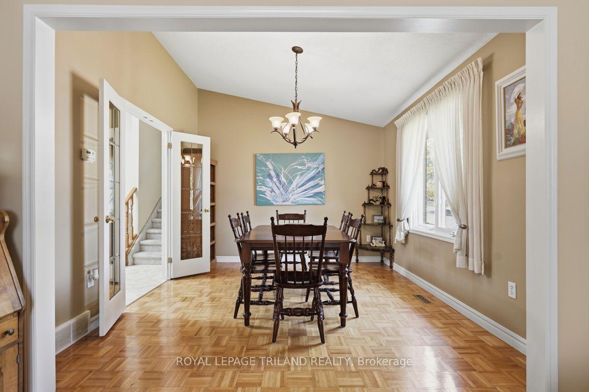 Photo 11 of 34 Gerald Crescent, London, South J — HOMEH