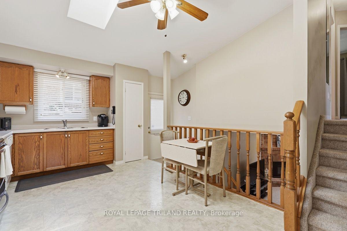 Photo 14 of 34 Gerald Crescent, London, South J — HOMEH