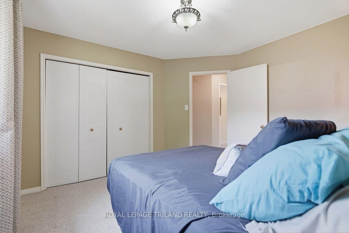 Photo 16 of 34 Gerald Crescent, London, South J — HOMEH