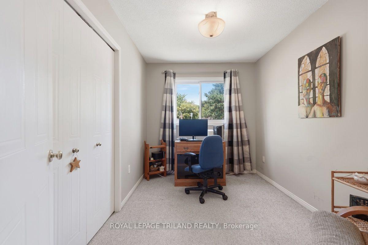 Photo 19 of 34 Gerald Crescent, London, South J — HOMEH