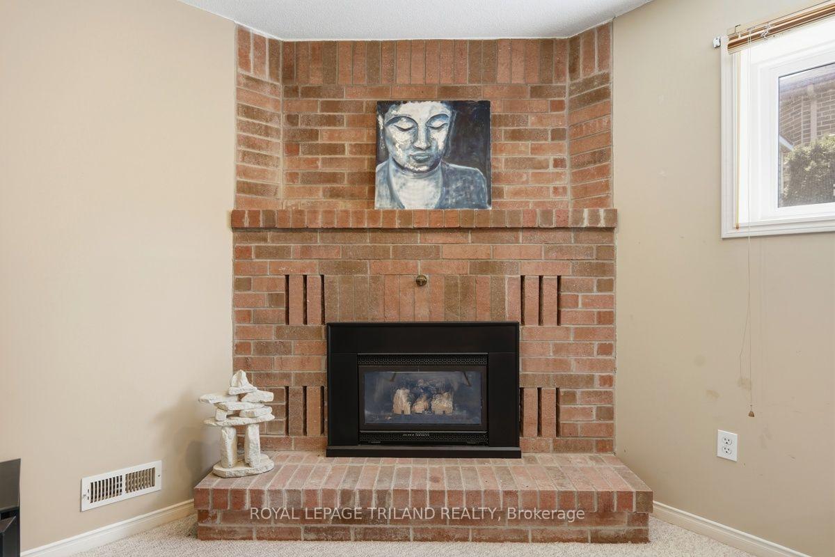 Photo 23 of 34 Gerald Crescent, London, South J — HOMEH