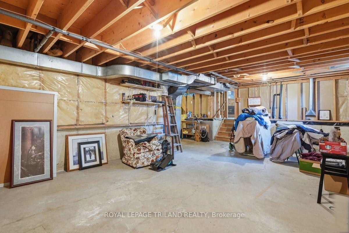 Photo 25 of 34 Gerald Crescent, London, South J — HOMEH