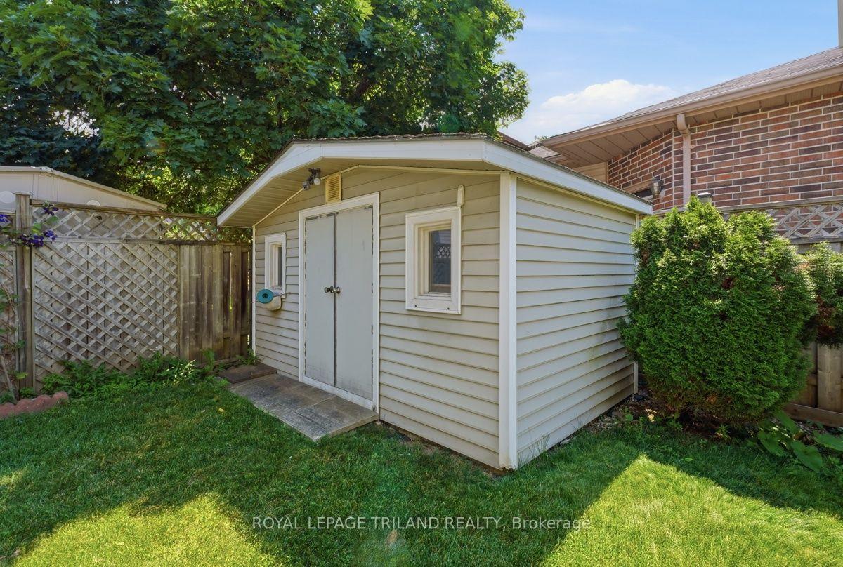 Photo 26 of 34 Gerald Crescent, London, South J — HOMEH