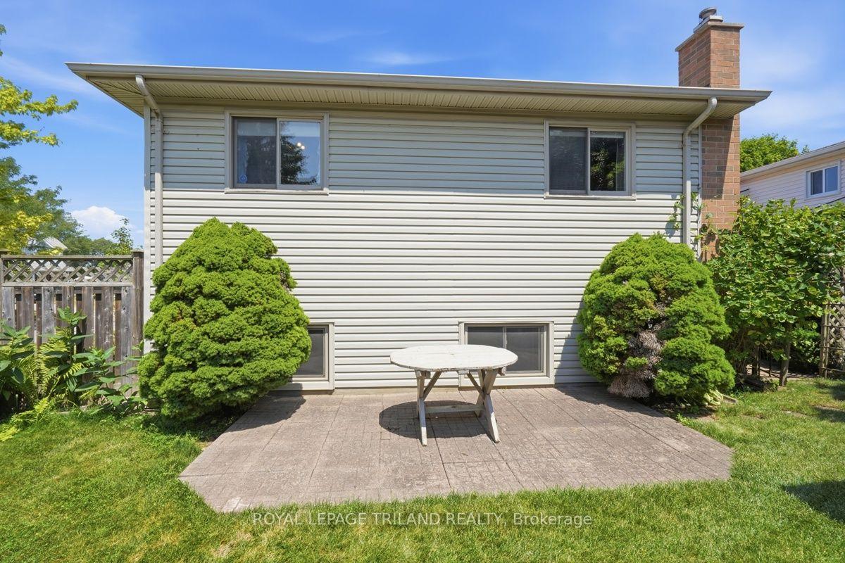 Photo 27 of 34 Gerald Crescent, London, South J — HOMEH