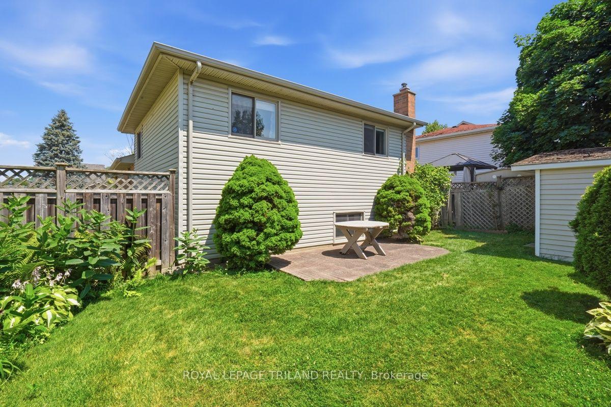 Photo 28 of 34 Gerald Crescent, London, South J — HOMEH