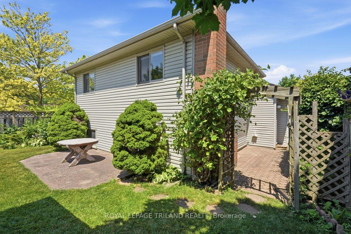 Photo 29 of 34 Gerald Crescent, London, South J — HOMEH