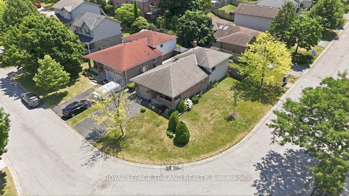Photo 31 of 34 Gerald Crescent, London, South J — HOMEH