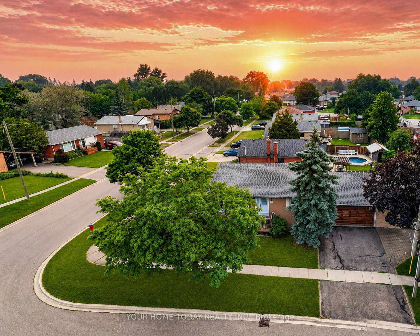 Photo 1 of 22 Norton Crescent, Halton Hills, Georgetown — HOMEH