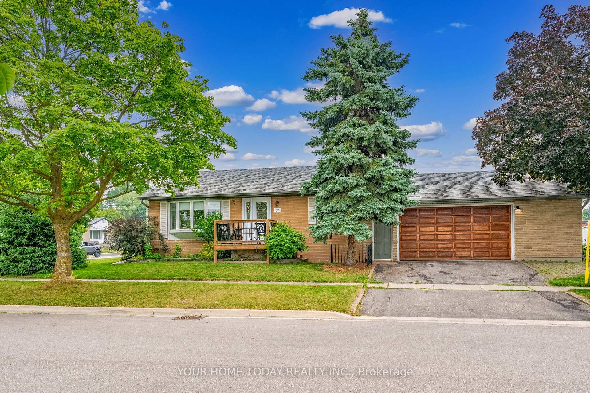 Photo 3 of 22 Norton Crescent, Halton Hills, Georgetown — HOMEH