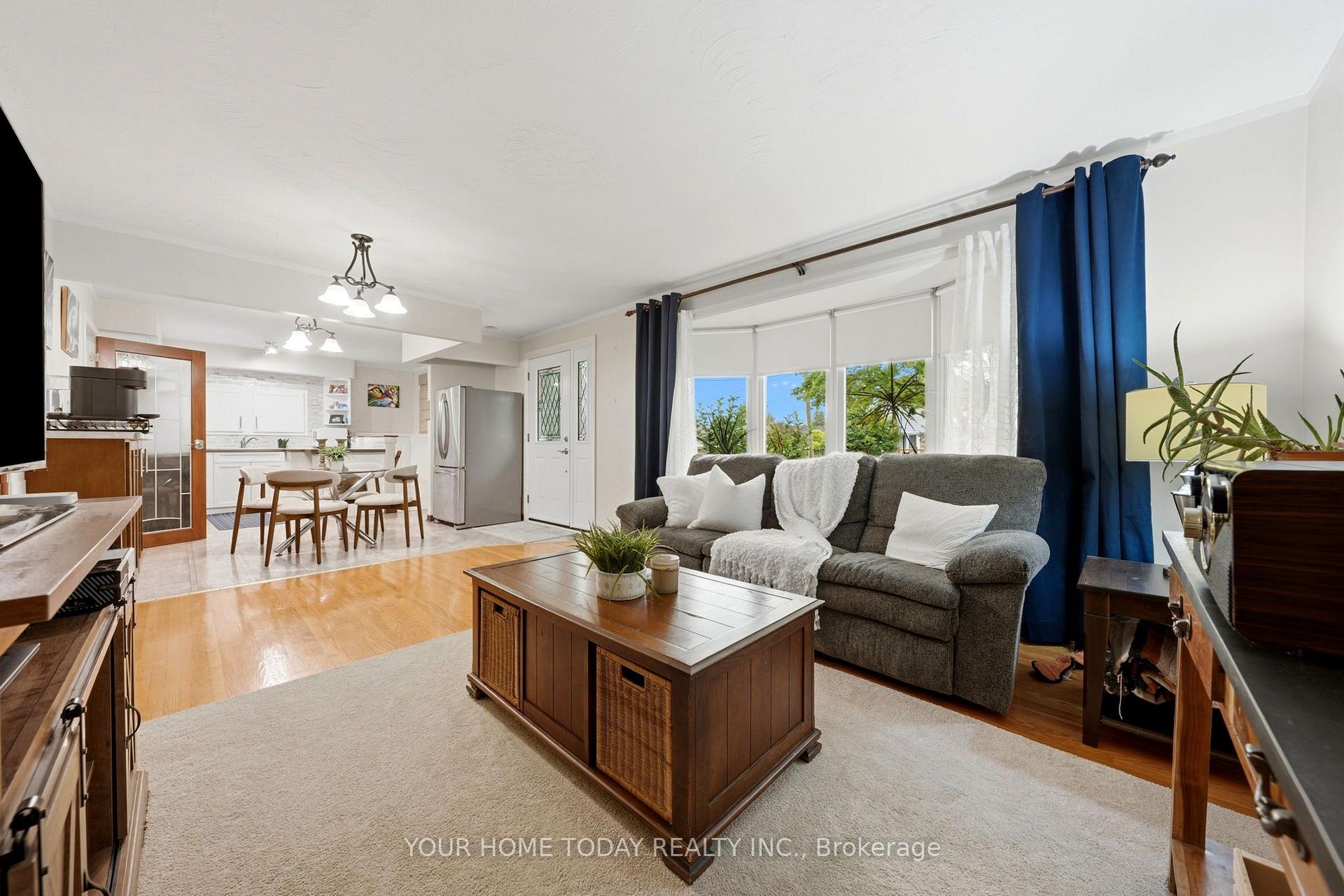 Photo 5 of 22 Norton Crescent, Halton Hills, Georgetown — HOMEH