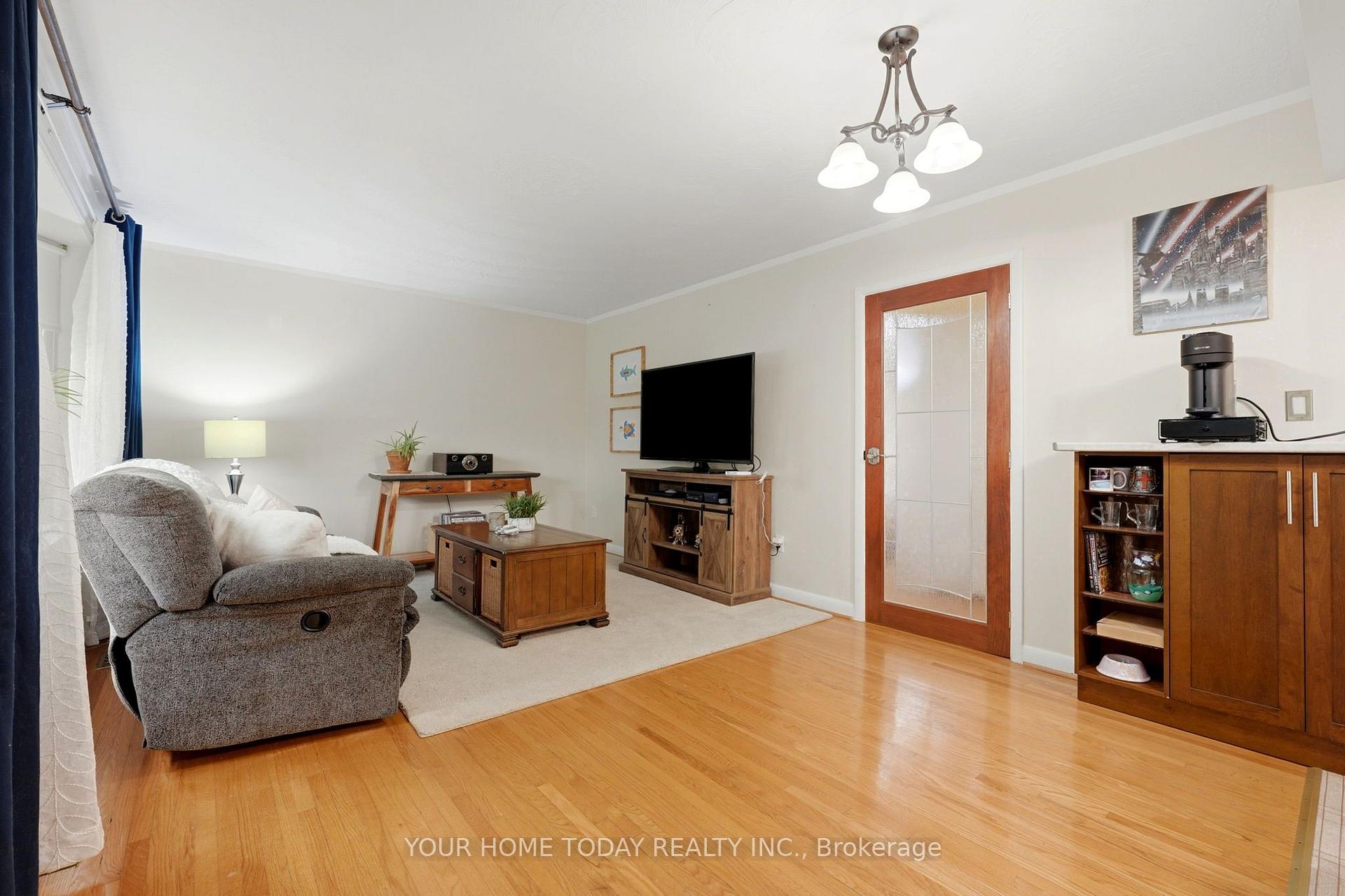 Photo 7 of 22 Norton Crescent, Halton Hills, Georgetown — HOMEH