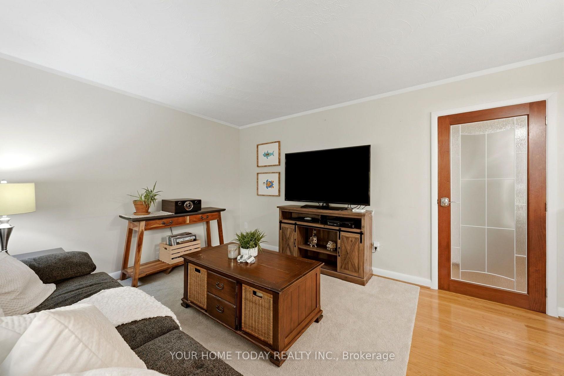 Photo 8 of 22 Norton Crescent, Halton Hills, Georgetown — HOMEH