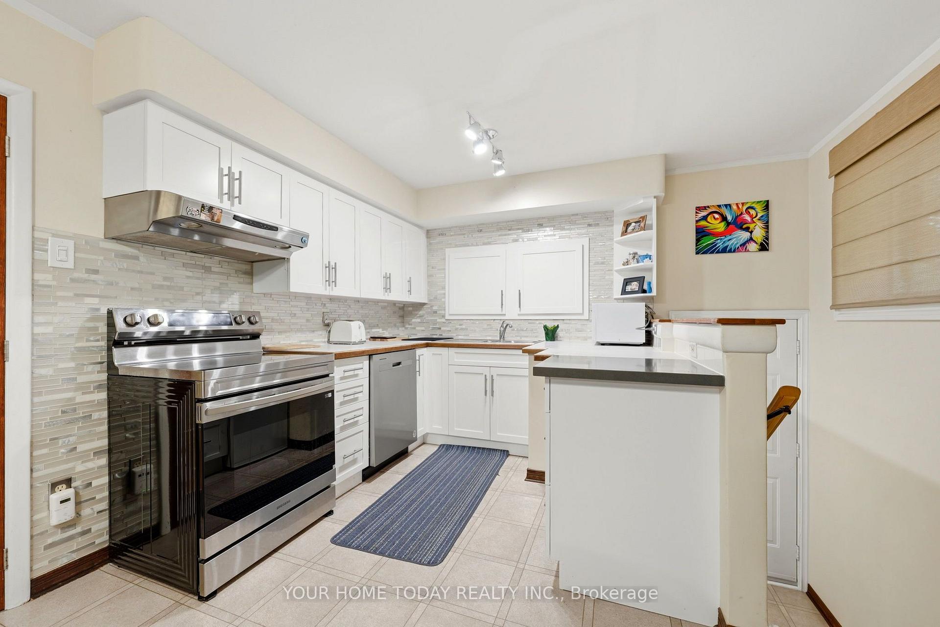 Photo 13 of 22 Norton Crescent, Halton Hills, Georgetown — HOMEH