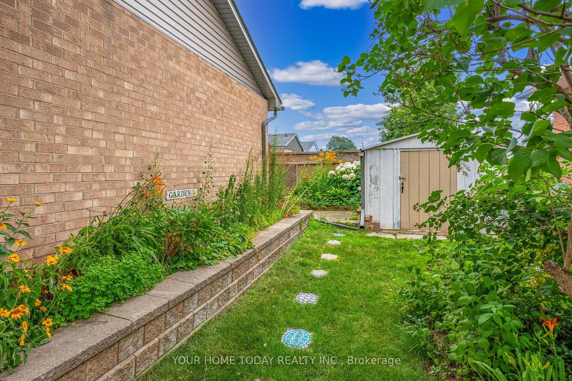 Photo 40 of 22 Norton Crescent, Halton Hills, Georgetown — HOMEH