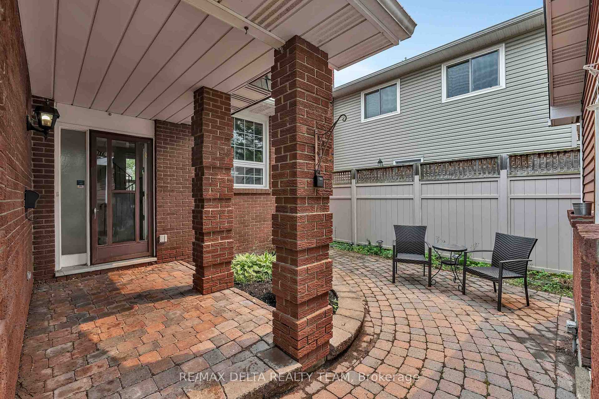 Photo 3 of 6340 Fortune Drive, Ottawa, Convent Glen North — HOMEH