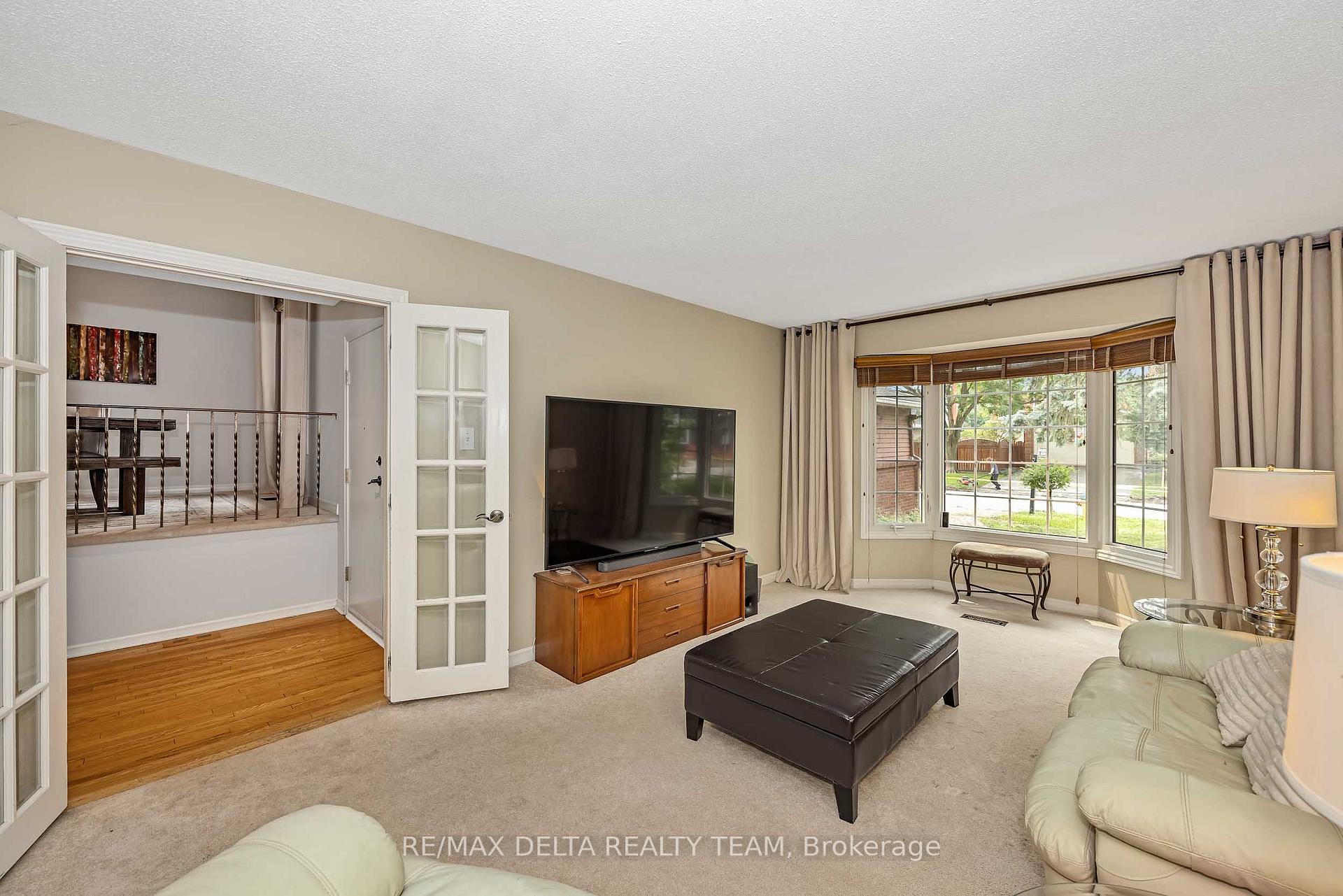 Photo 5 of 6340 Fortune Drive, Ottawa, Convent Glen North — HOMEH