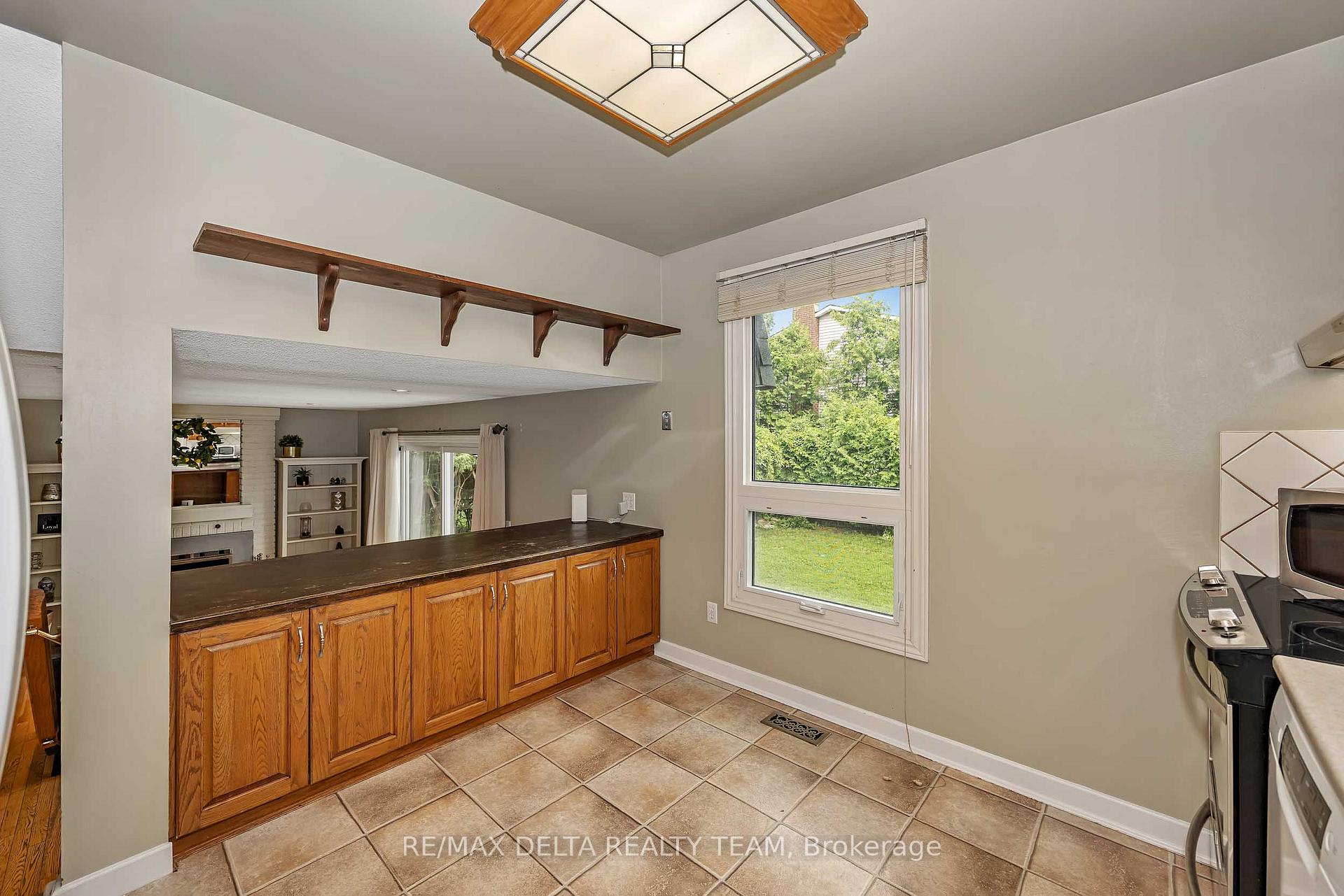 Photo 12 of 6340 Fortune Drive, Ottawa, Convent Glen North — HOMEH