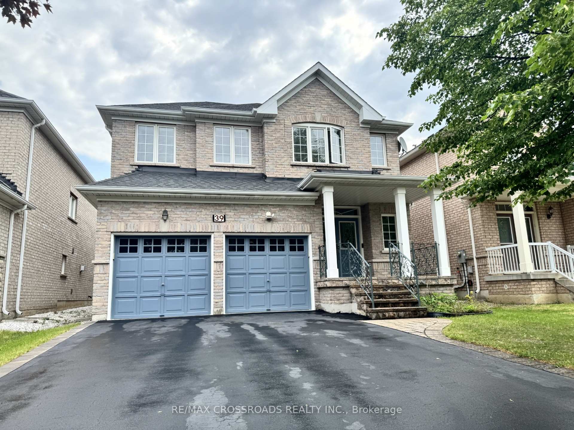 Photo 1 of 39 Pantano Drive, Vaughan, Patterson — HOMEH