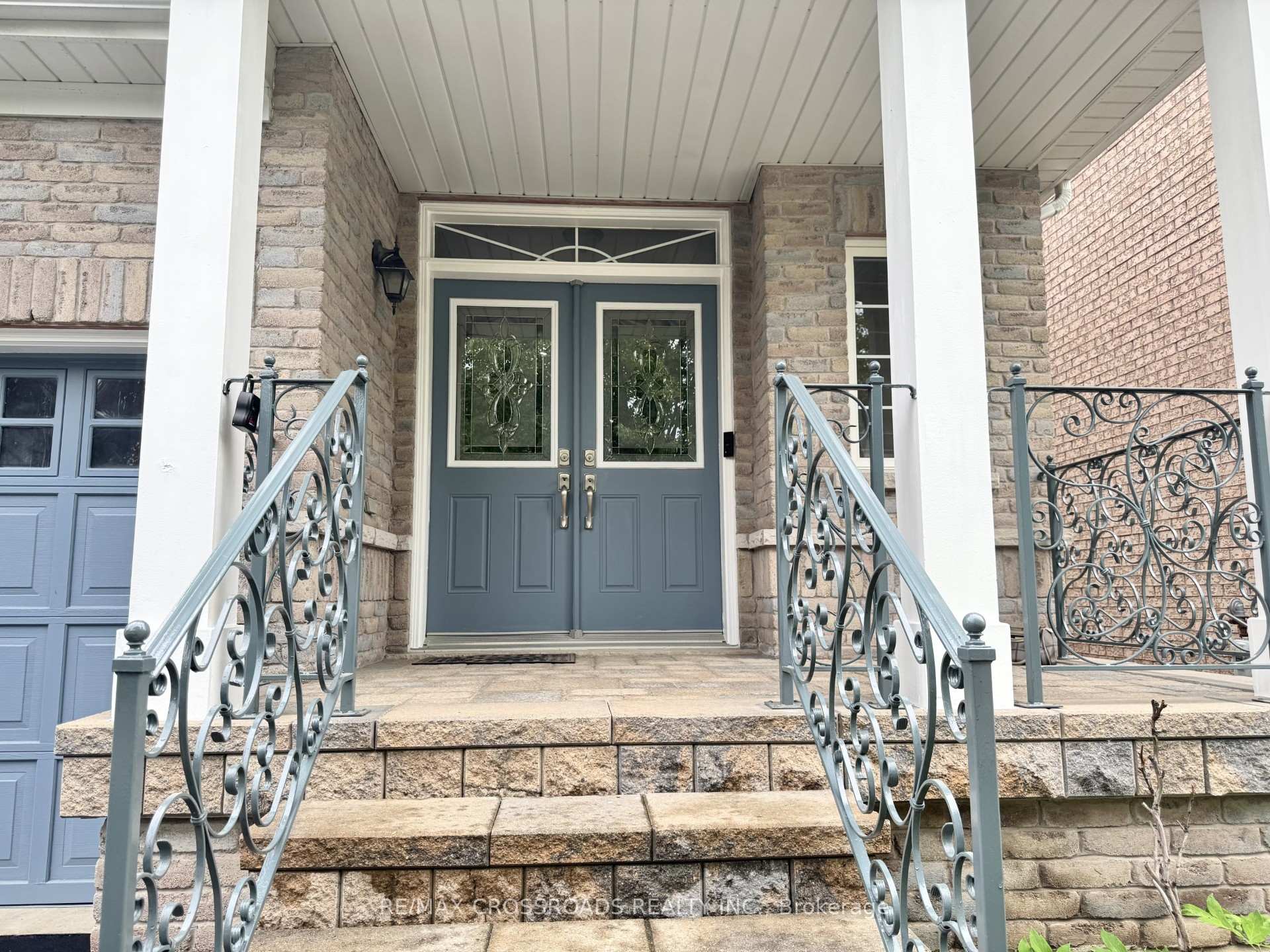 Photo 2 of 39 Pantano Drive, Vaughan, Patterson — HOMEH