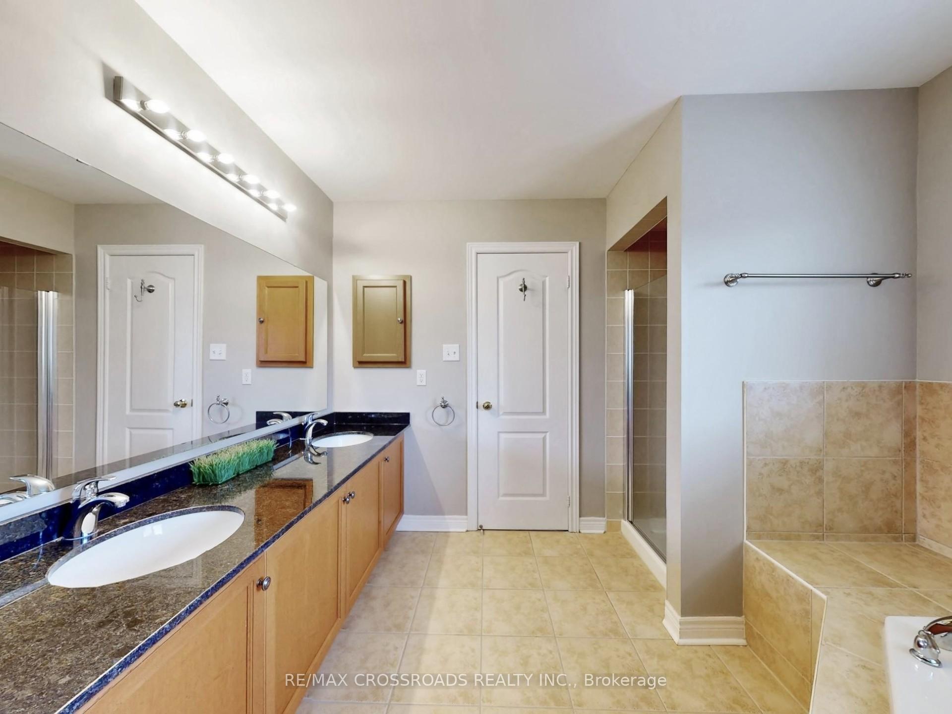 Photo 15 of 39 Pantano Drive, Vaughan, Patterson — HOMEH