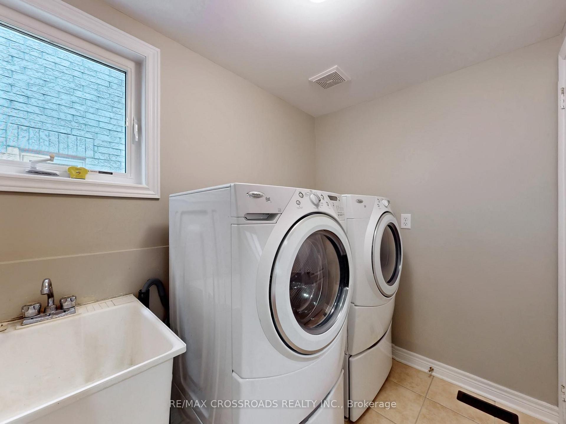 Photo 28 of 39 Pantano Drive, Vaughan, Patterson — HOMEH