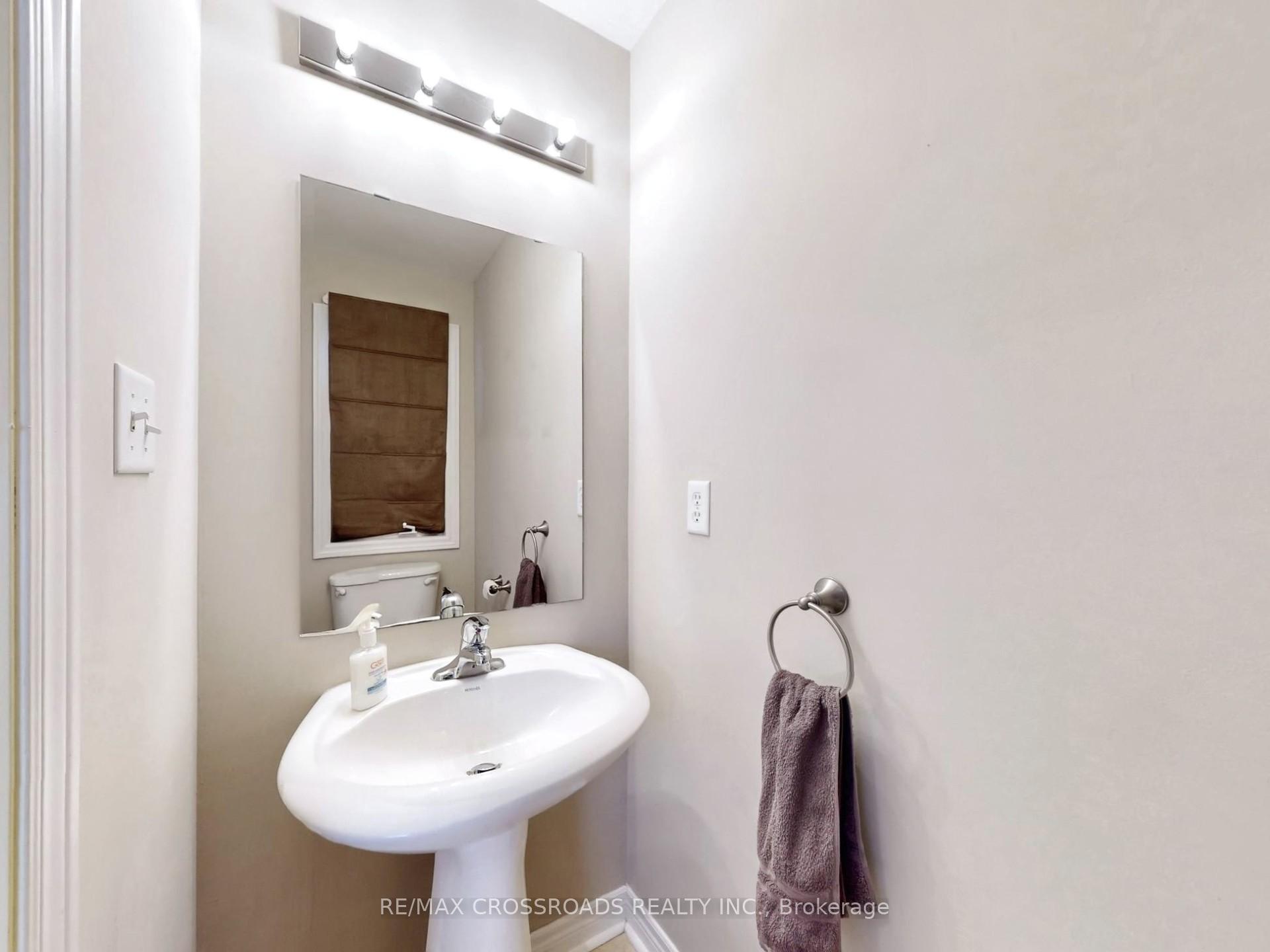 Photo 29 of 39 Pantano Drive, Vaughan, Patterson — HOMEH