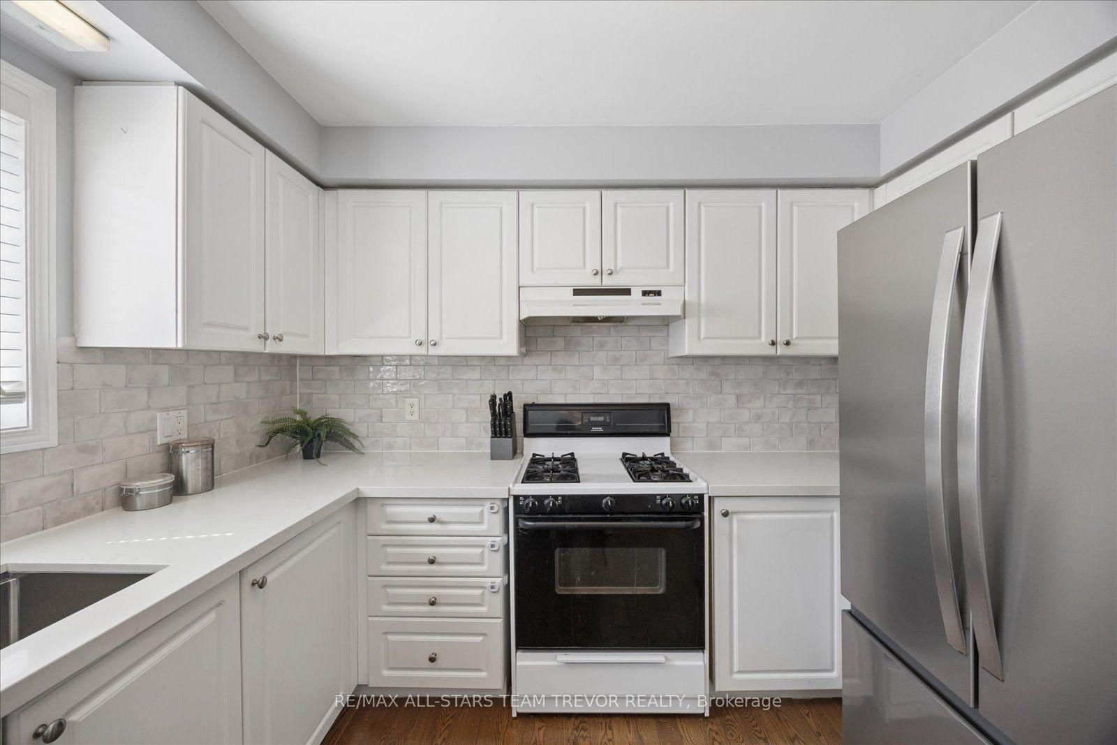 Photo 7 of 30 Laurendale Avenue, Georgina, Keswick South — HOMEH