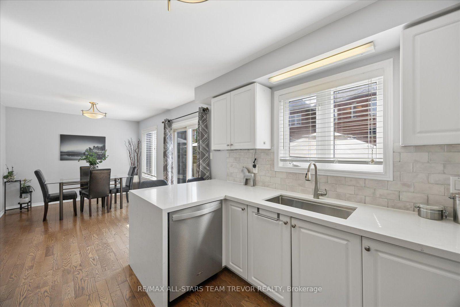 Photo 9 of 30 Laurendale Avenue, Georgina, Keswick South — HOMEH