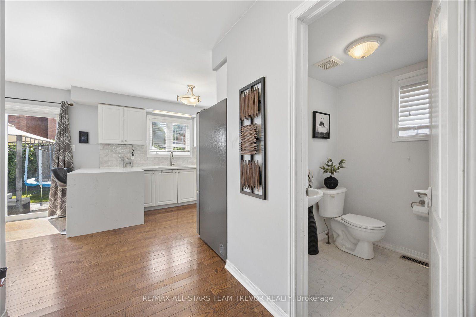 Photo 13 of 30 Laurendale Avenue, Georgina, Keswick South — HOMEH