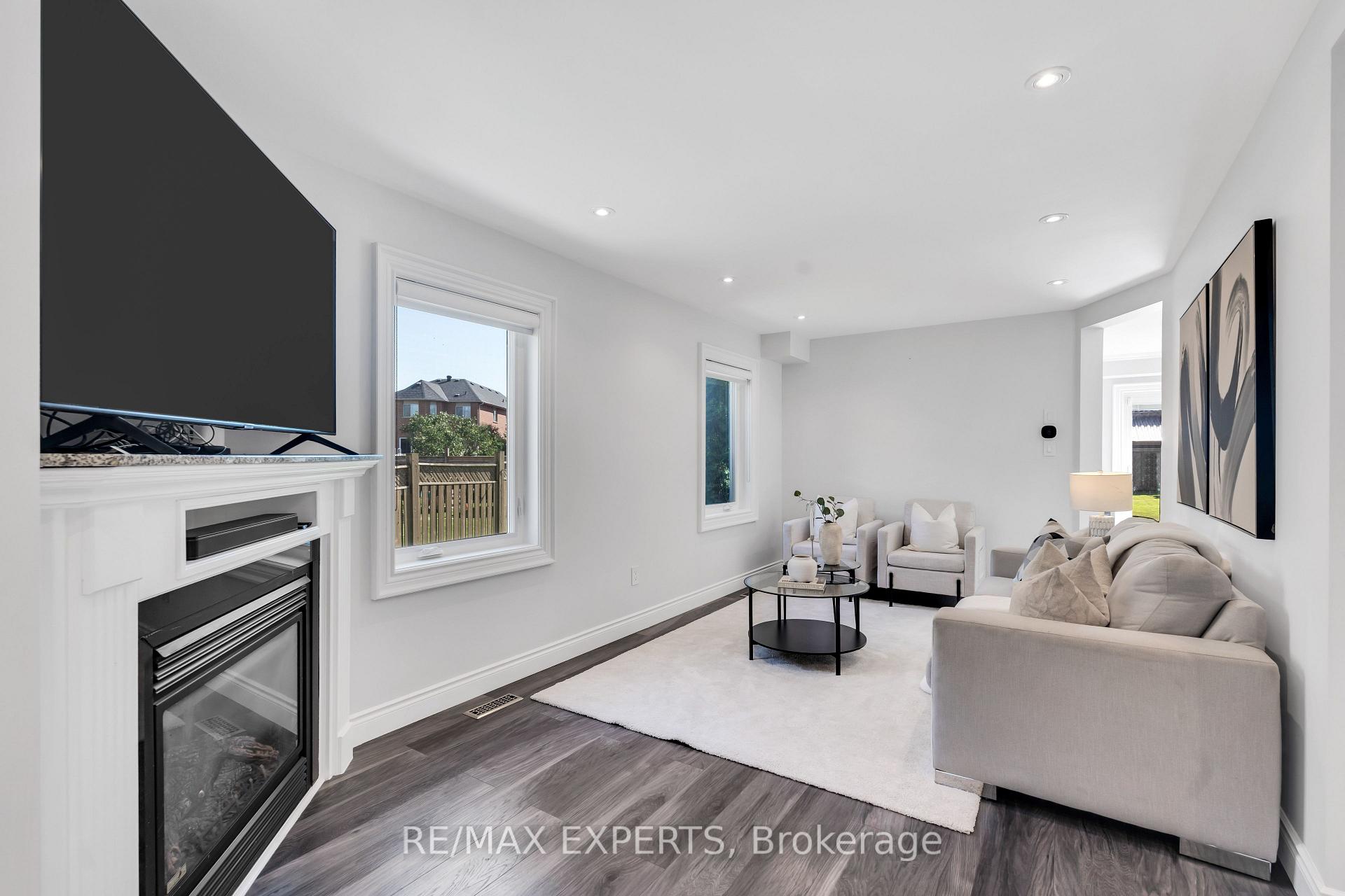 Photo 5 of 86 Humbershed Crescent, Caledon, Bolton West — HOMEH