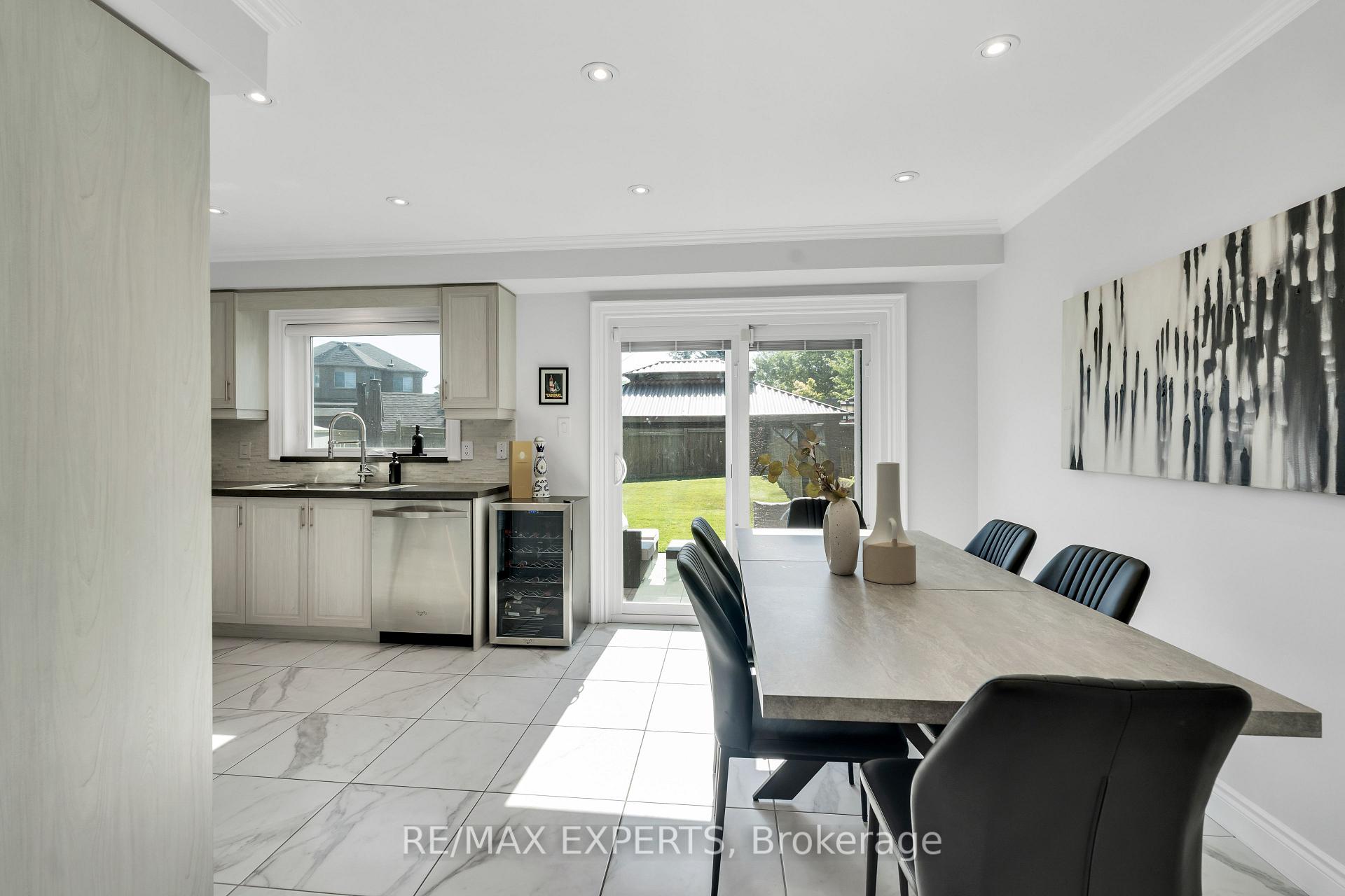 Photo 7 of 86 Humbershed Crescent, Caledon, Bolton West — HOMEH