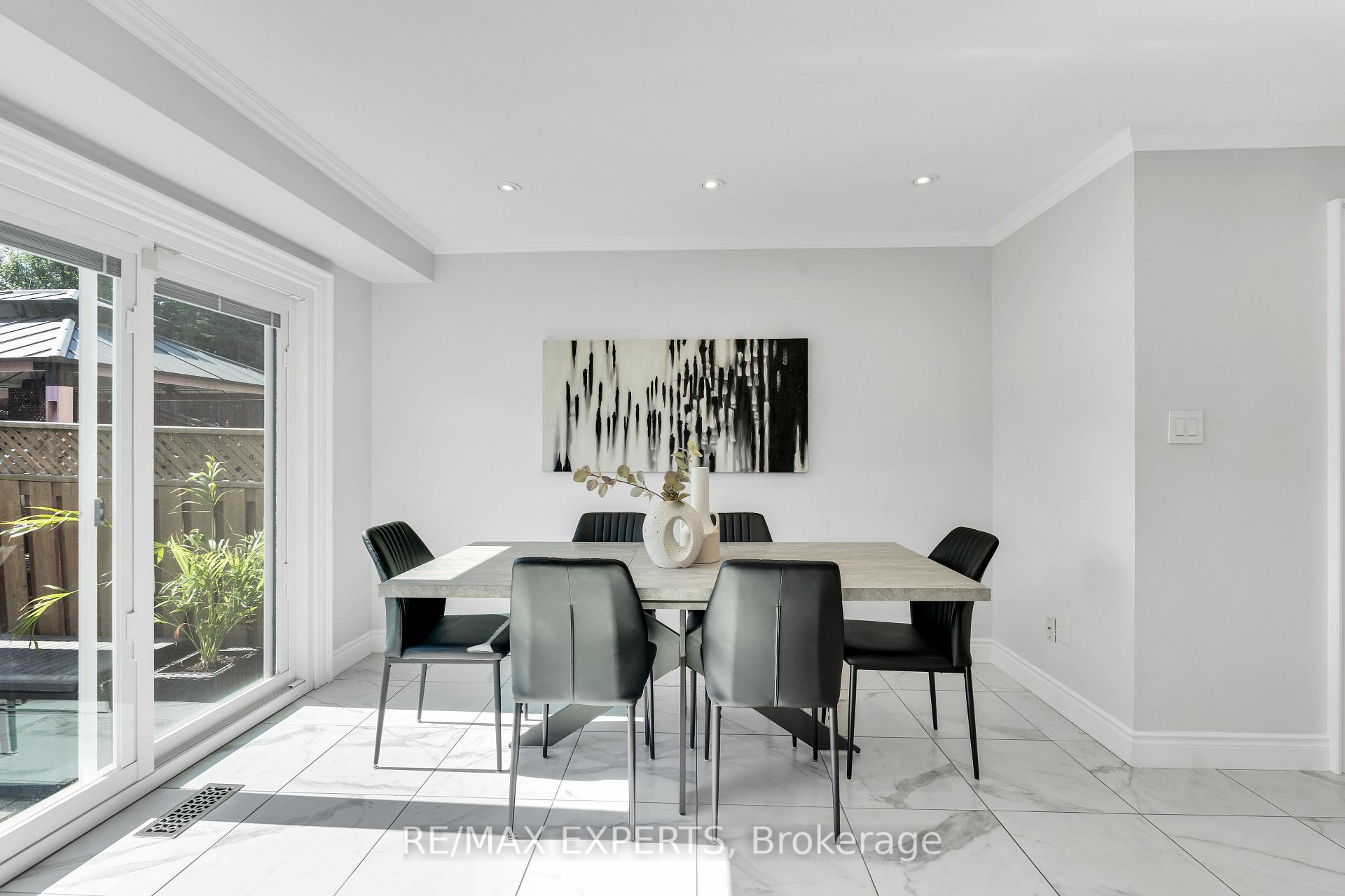 Photo 10 of 86 Humbershed Crescent, Caledon, Bolton West — HOMEH