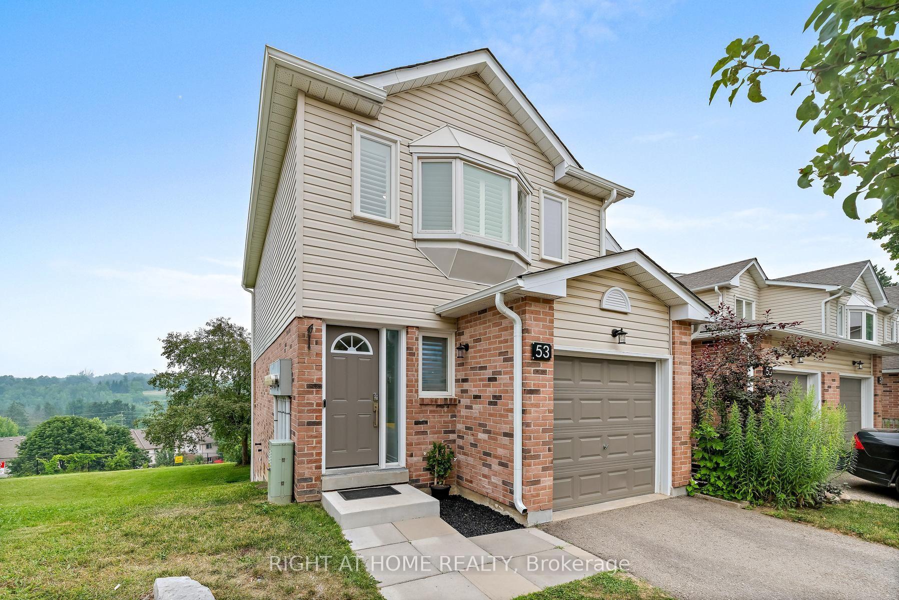 Photo 3 of 53 Corey Circle, Halton Hills, Georgetown — HOMEH
