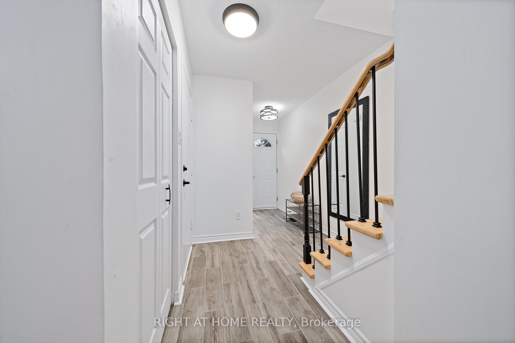Photo 5 of 53 Corey Circle, Halton Hills, Georgetown — HOMEH