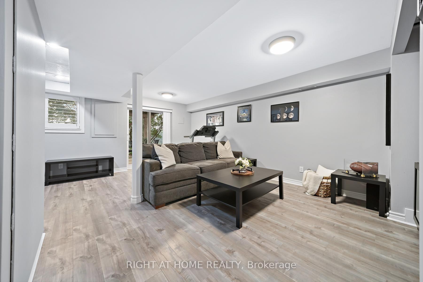 Photo 28 of 53 Corey Circle, Halton Hills, Georgetown — HOMEH