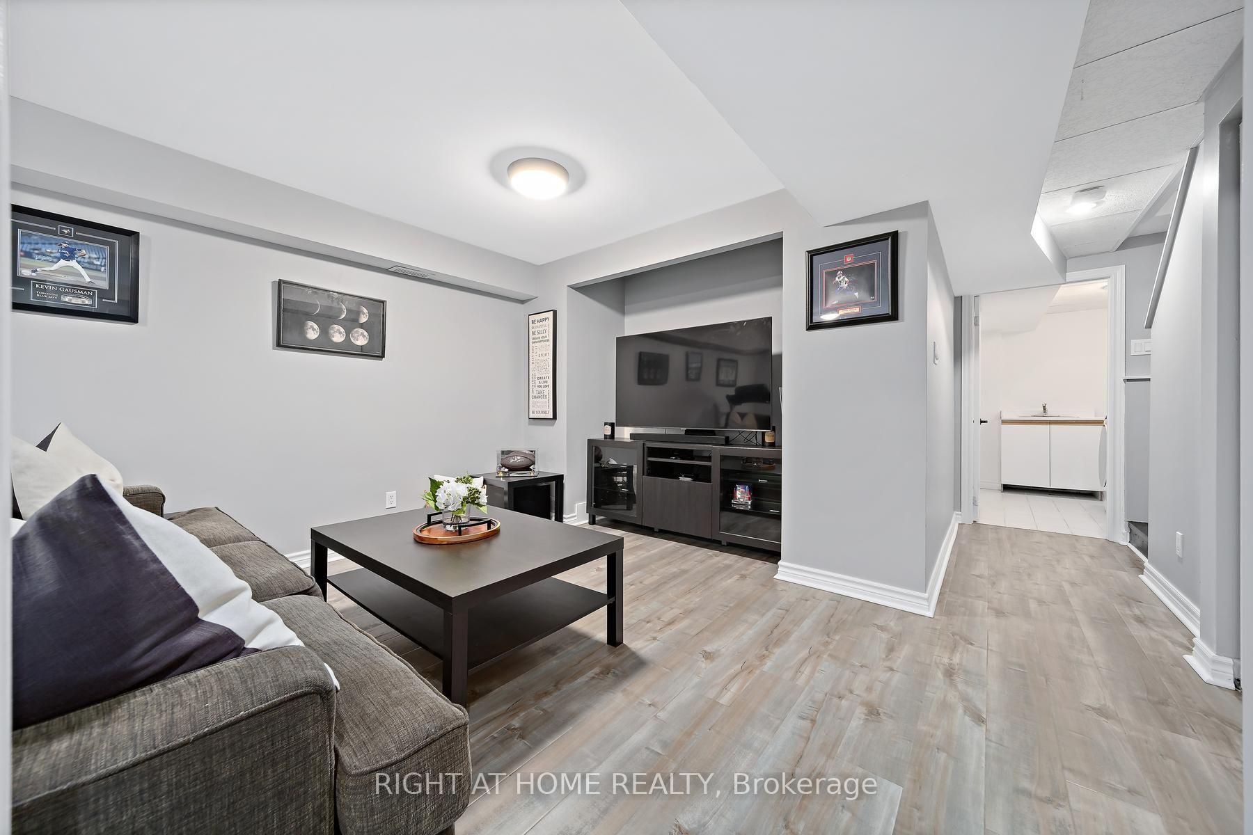 Photo 29 of 53 Corey Circle, Halton Hills, Georgetown — HOMEH