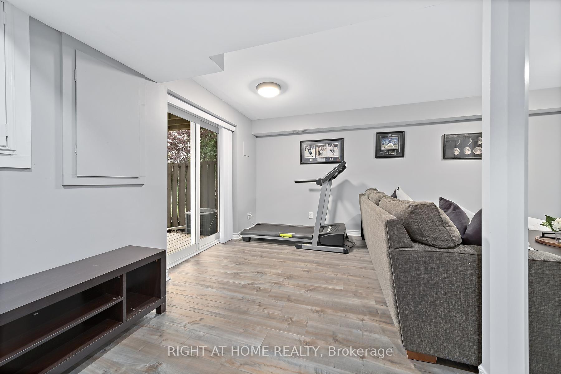 Photo 31 of 53 Corey Circle, Halton Hills, Georgetown — HOMEH