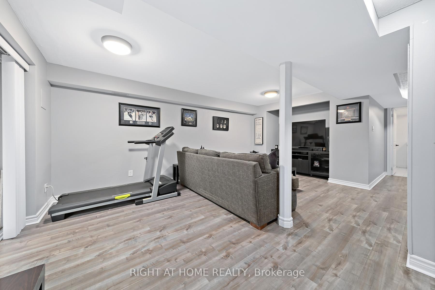 Photo 32 of 53 Corey Circle, Halton Hills, Georgetown — HOMEH