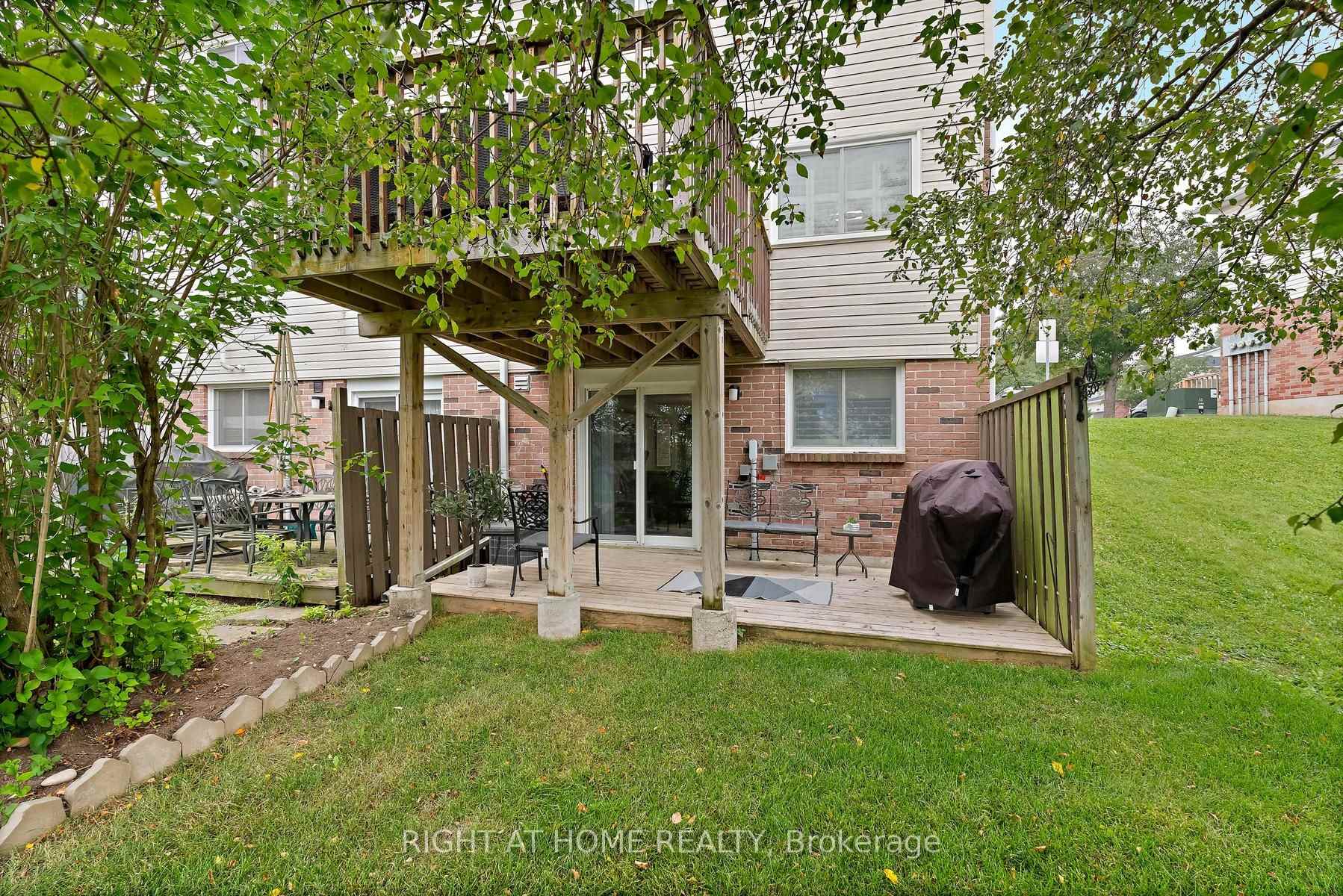 Photo 34 of 53 Corey Circle, Halton Hills, Georgetown — HOMEH