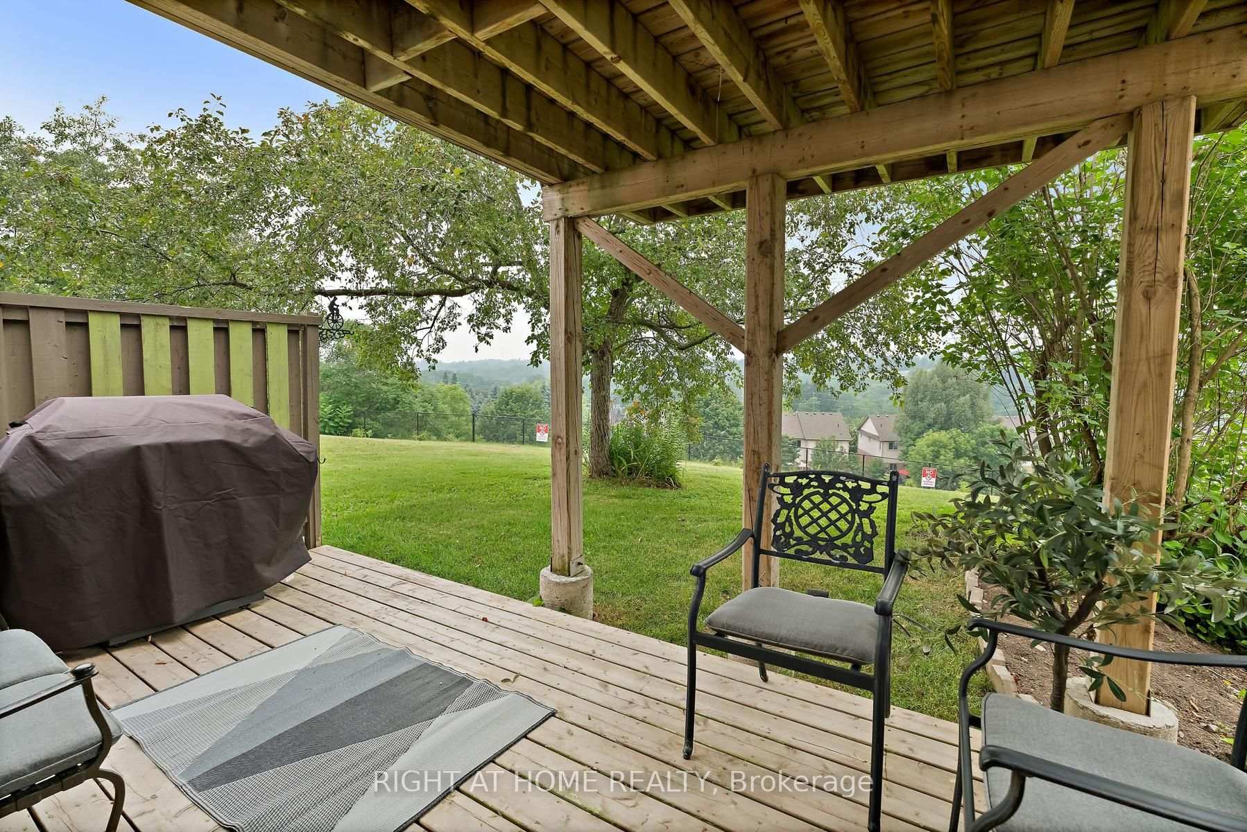 Photo 35 of 53 Corey Circle, Halton Hills, Georgetown — HOMEH