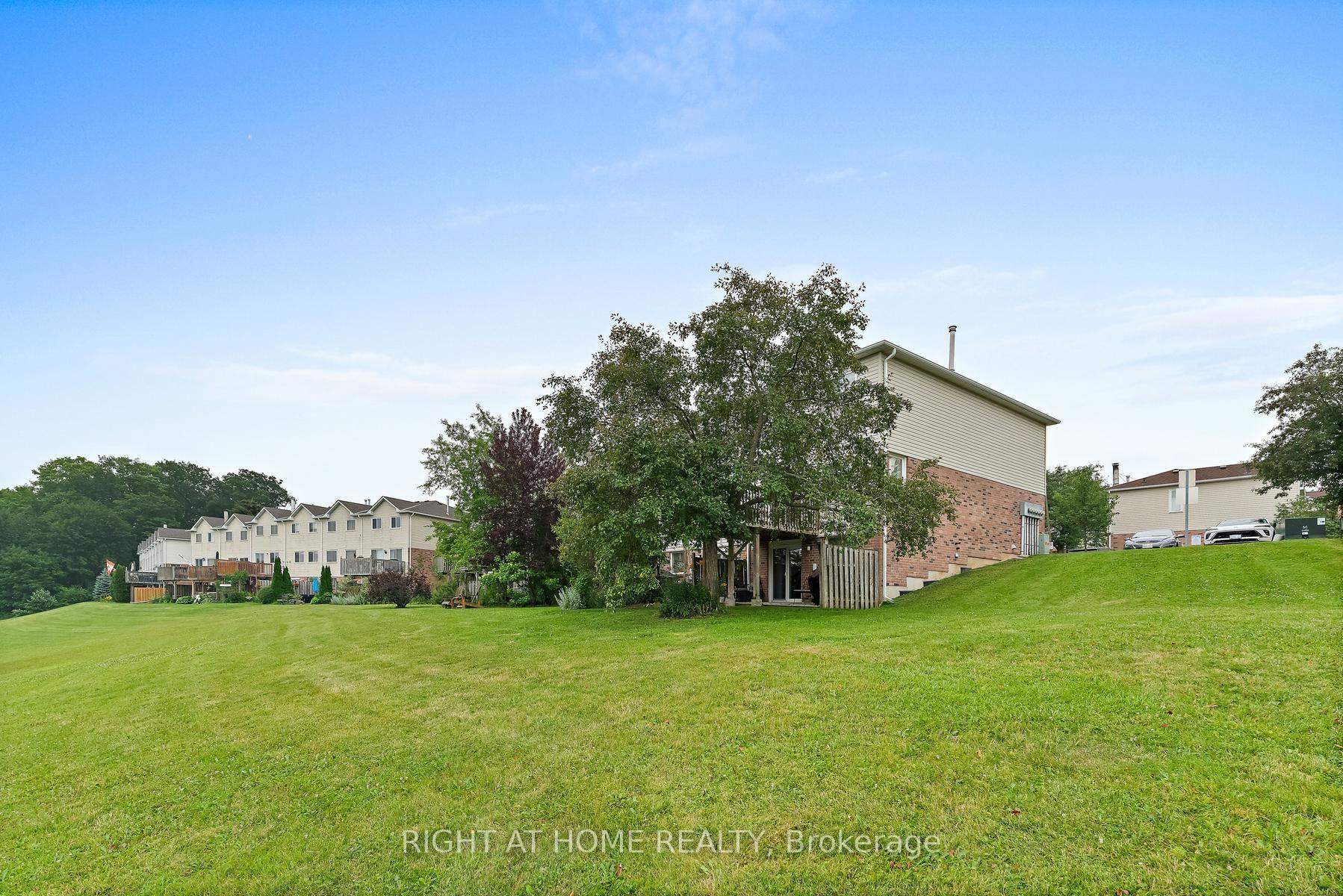 Photo 37 of 53 Corey Circle, Halton Hills, Georgetown — HOMEH