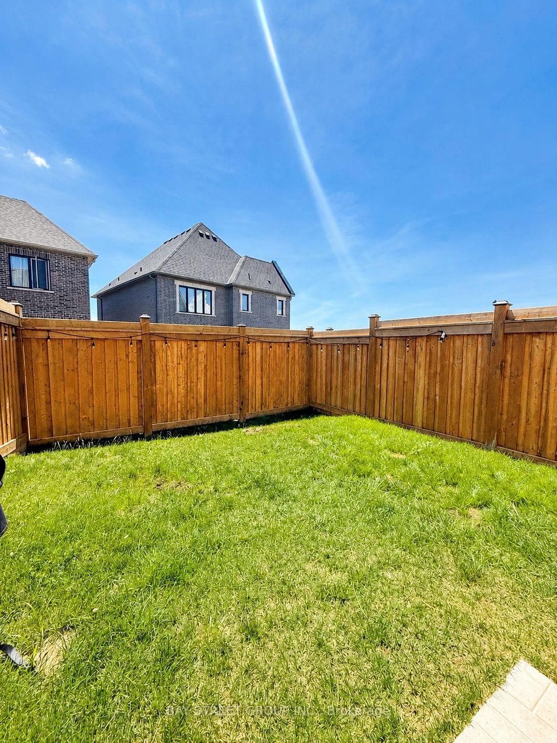 Photo 4 of 1130 Thompson Drive S, Oshawa, Kedron — HOMEH