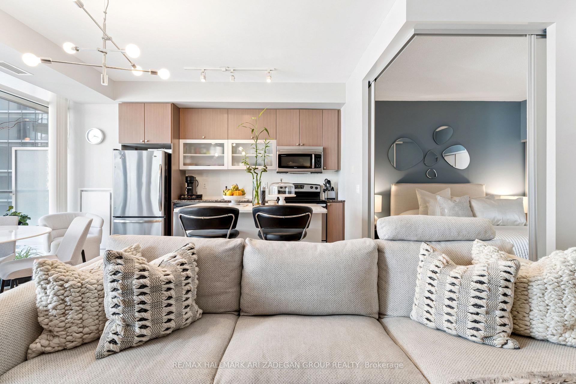 Photo 2 of Unit 430, 90 Stadium Road, Toronto, Niagara — HOMEH