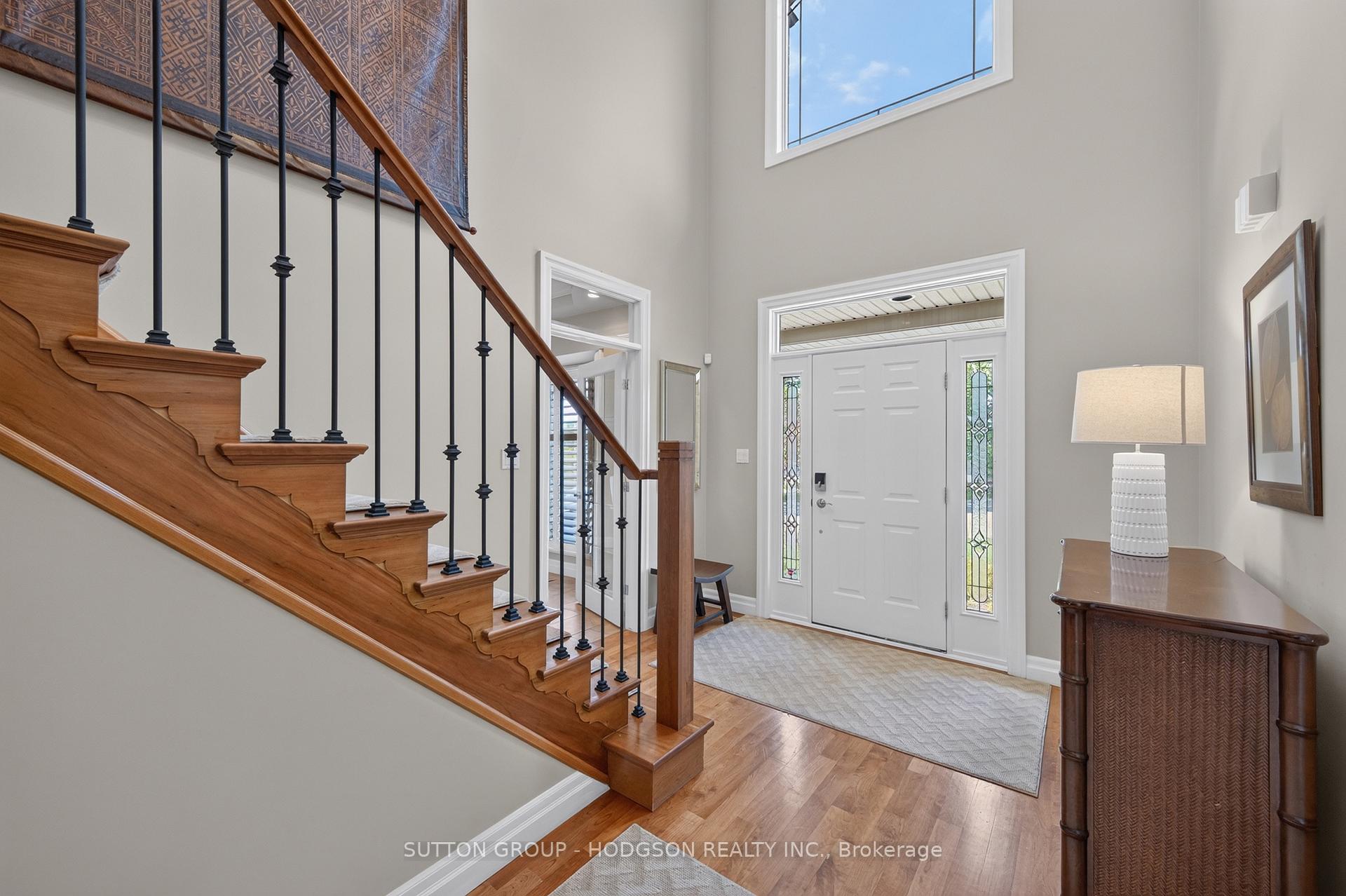 Photo 19 of 656 Robertson Place, London, South L — HOMEH