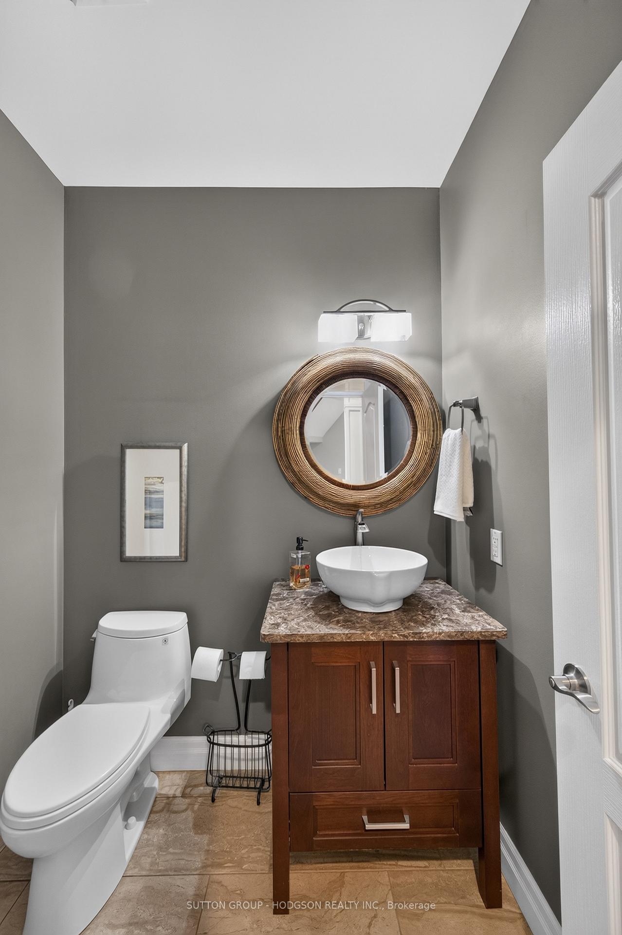 Photo 43 of 656 Robertson Place, London, South L — HOMEH