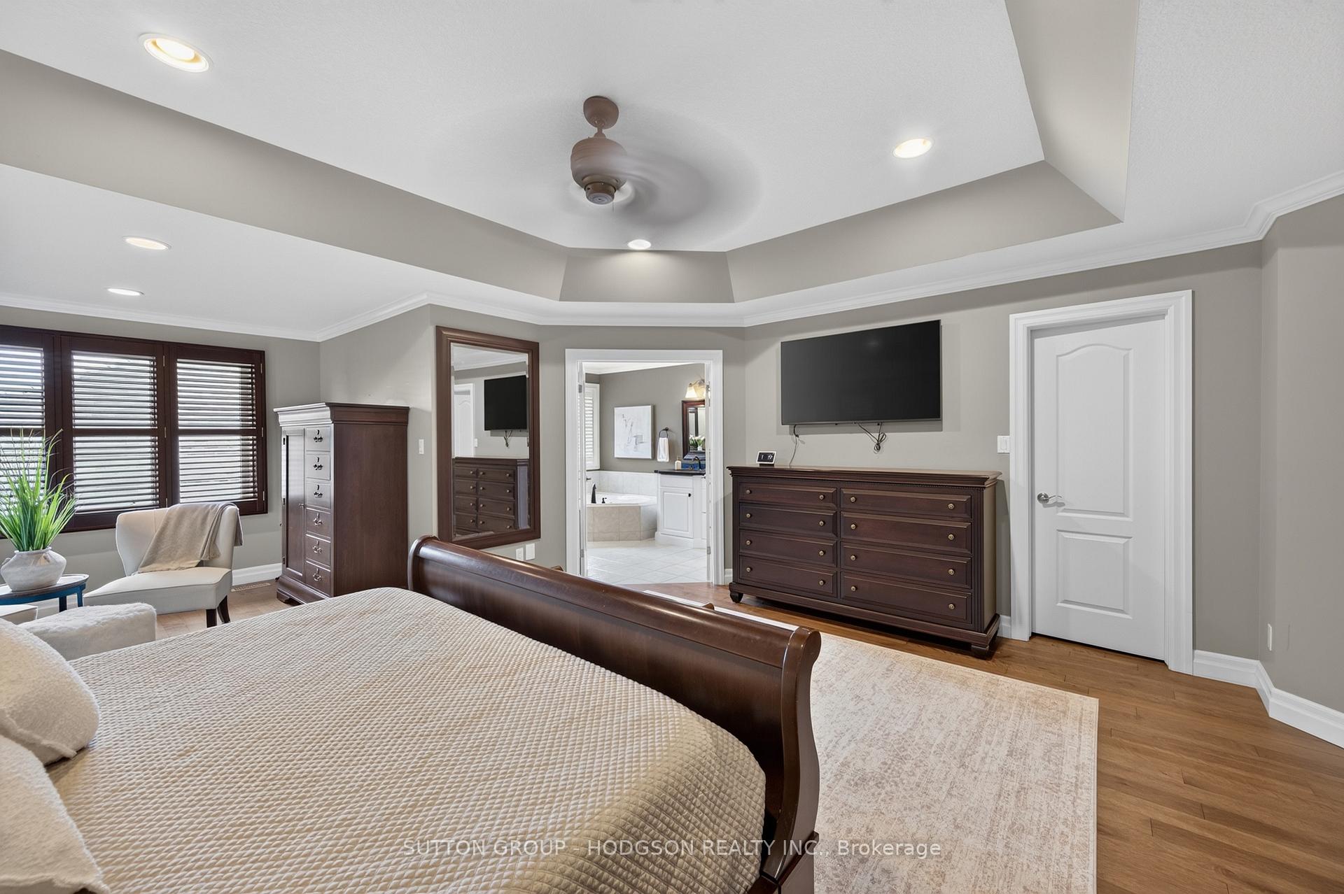Photo 51 of 656 Robertson Place, London, South L — HOMEH