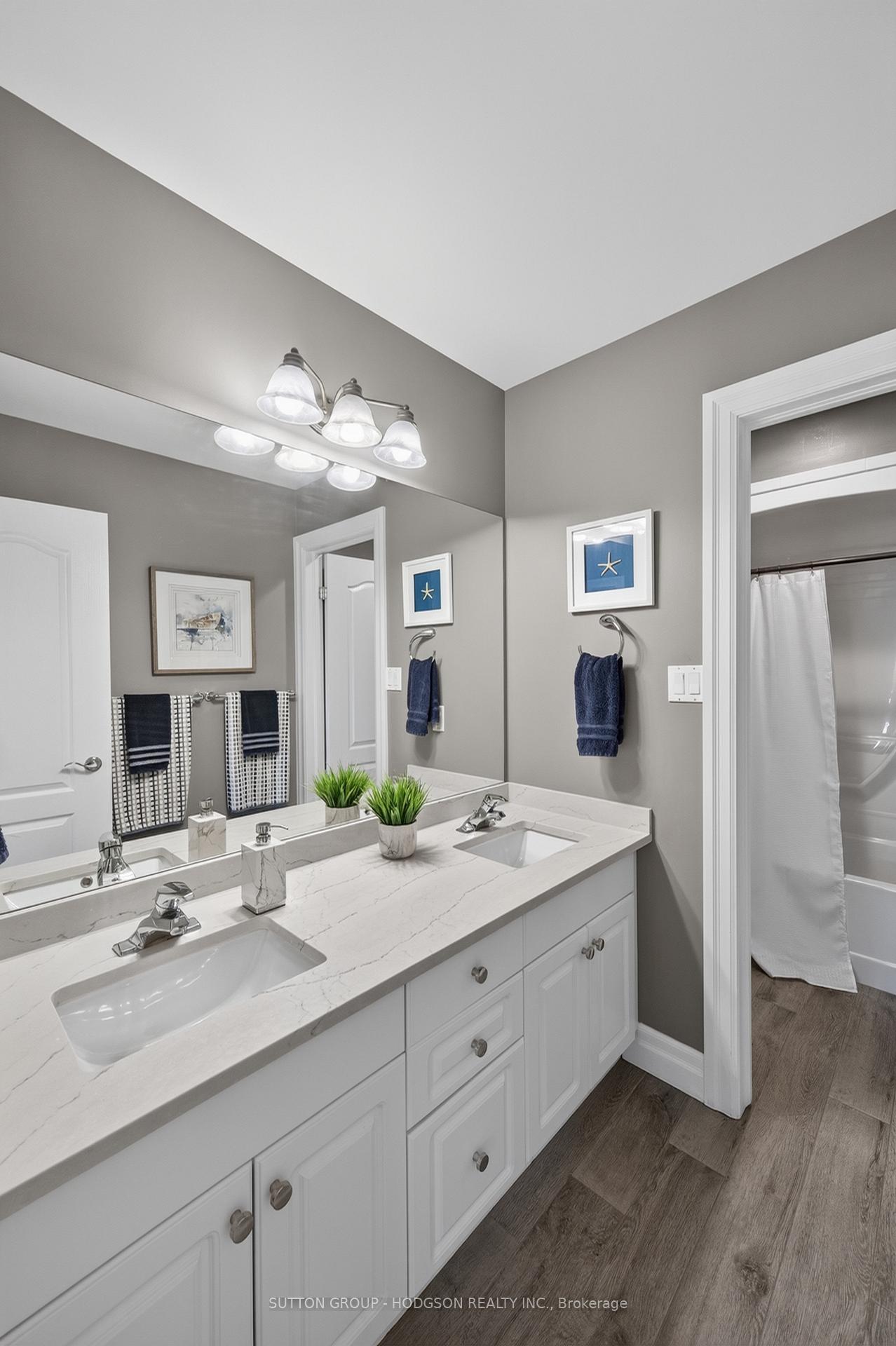 Photo 63 of 656 Robertson Place, London, South L — HOMEH